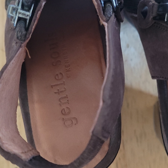 Kenneth Cole Open Toed Heels - Picture 5 of 7